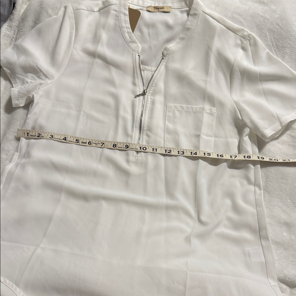 Lightweight offWhite Short-Sleeve Zip-Neck Casual Shirt